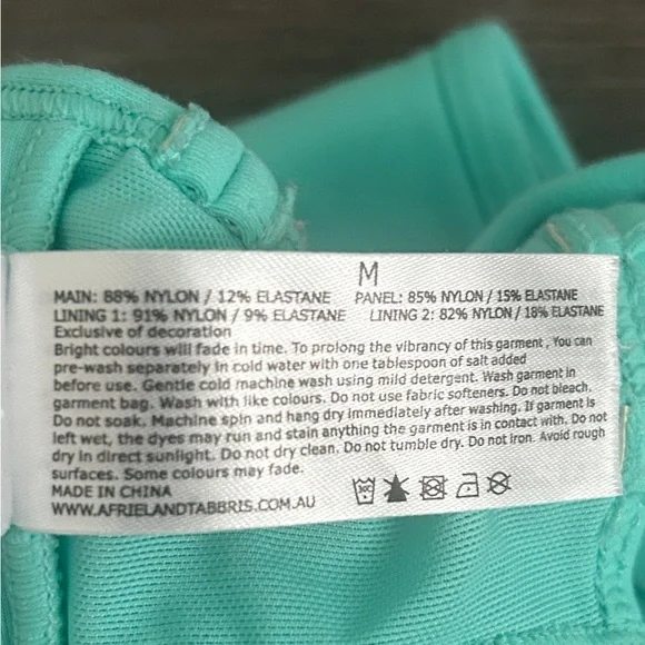 Ariel & Tabbris Sports Bra M - Picture 4 of 4